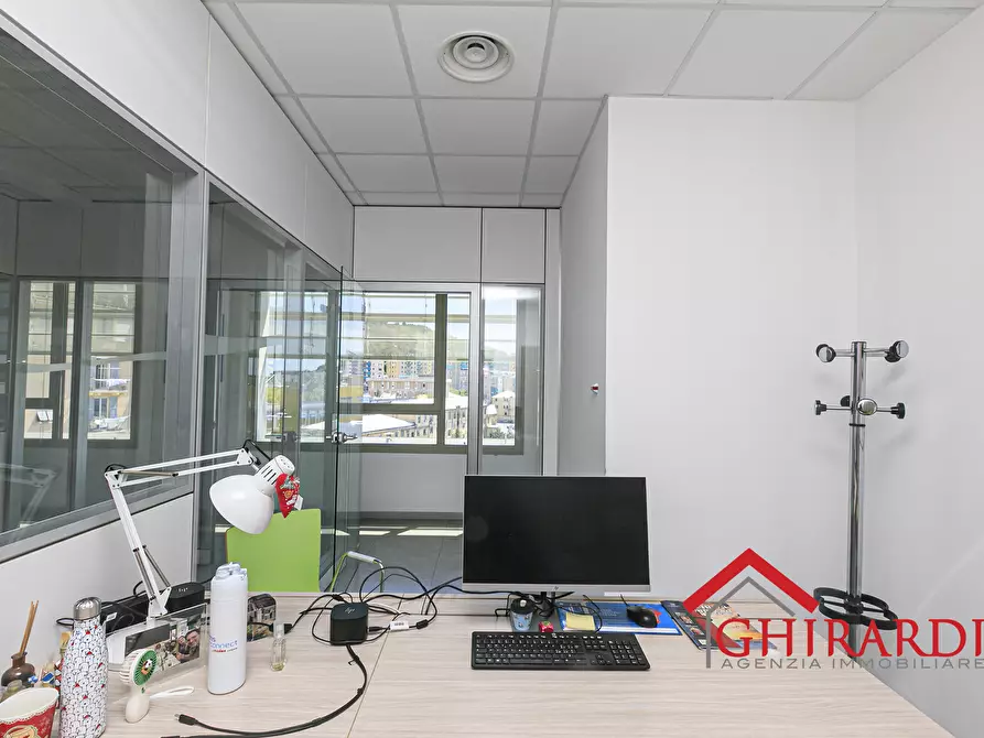 Immagine 20 di Ufficio in vendita  in Via delle Nuove Tecnologie Enrico Albareto 21 a Genova