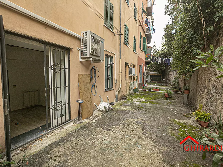 Immagine 26 di Locale commerciale in affitto  in VIA VADO 17R a Genova