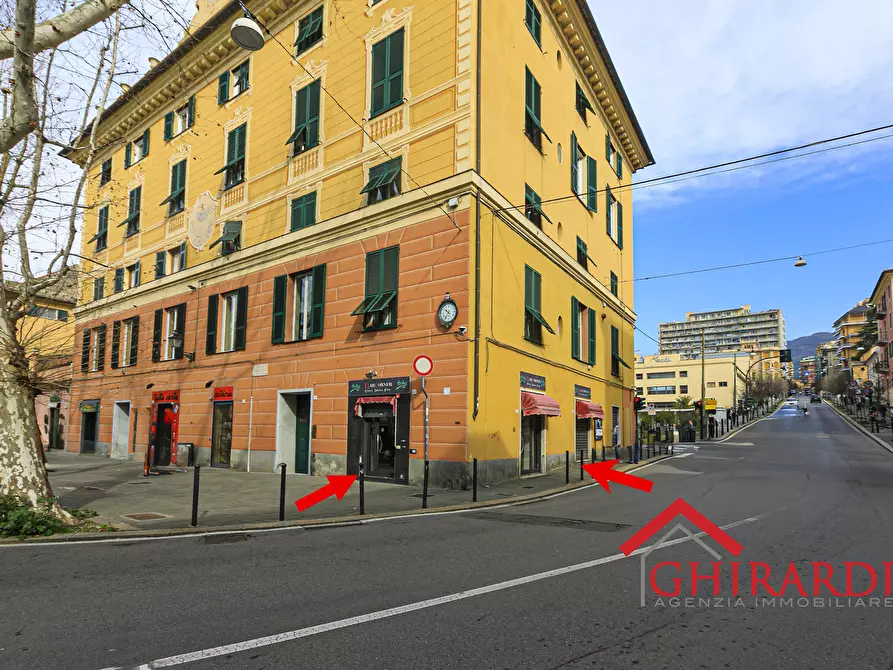 Immagine 1 di Locale commerciale in affitto  in Piazza Francesco Baracca 34r a Genova