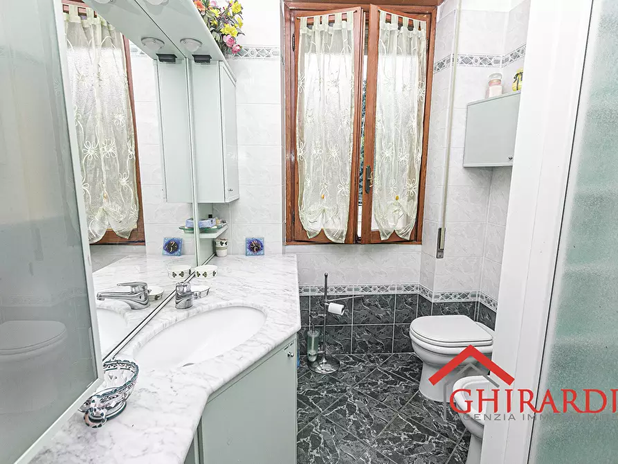 Immagine 26 di Quadrilocale in vendita  in Via Luigi Galvani 24 a Genova