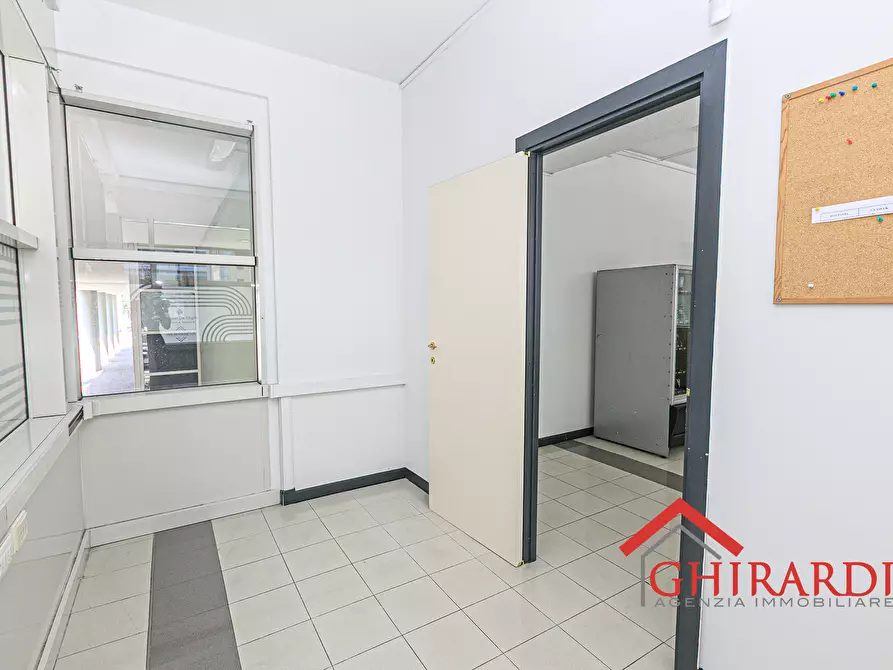 Immagine 14 di Ufficio in affitto  in Via Angelo Scarsellini 119 a Genova