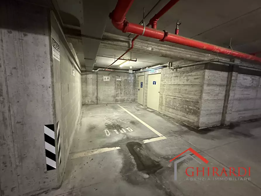 Immagine 3 di Garage in vendita  in VIA LUIGI CIBRARIO a Genova