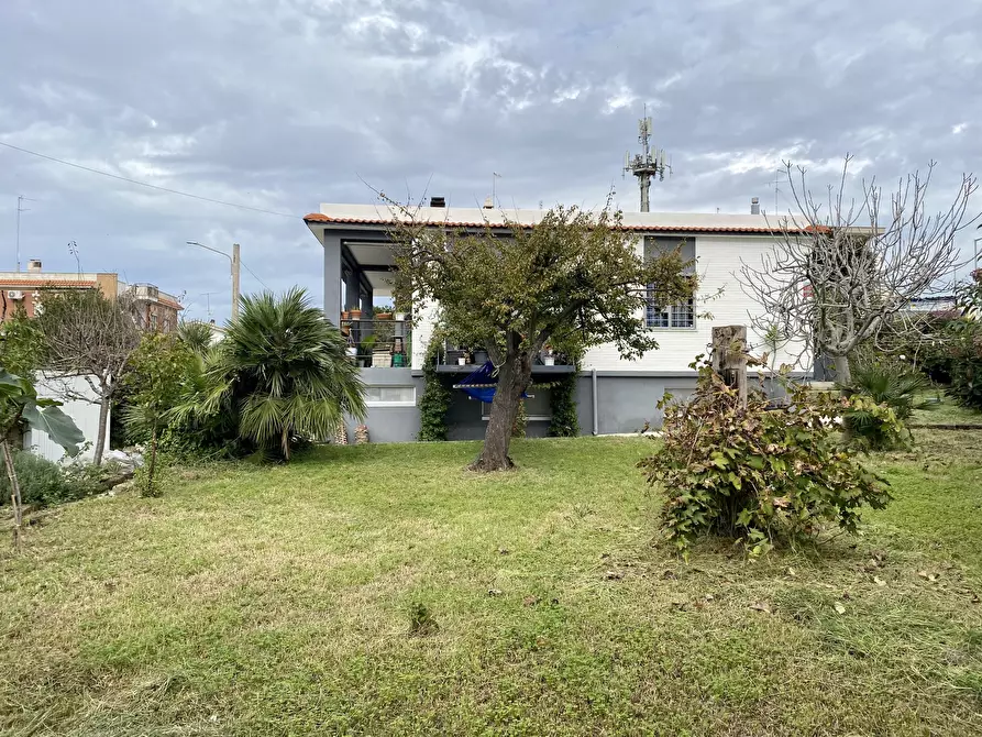 Immagine 38 di Villa in vendita  in Via delle Ninfe 25 a Anzio