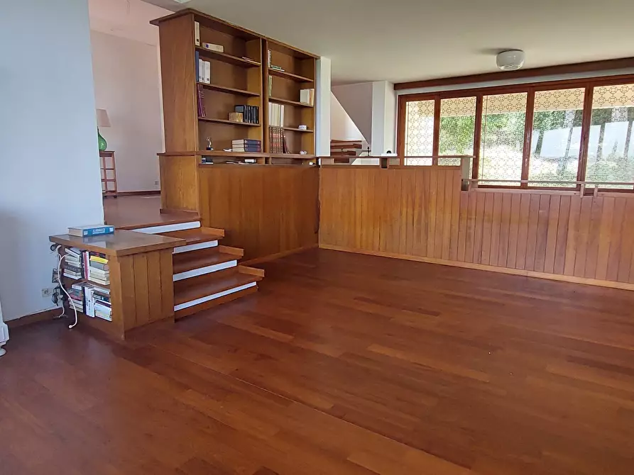 Immagine 10 di Casa indipendente in vendita  a Livorno