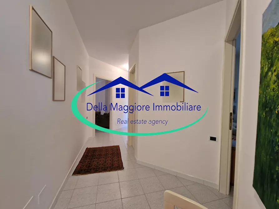 Immagine 13 di Villa in vendita  a Livorno