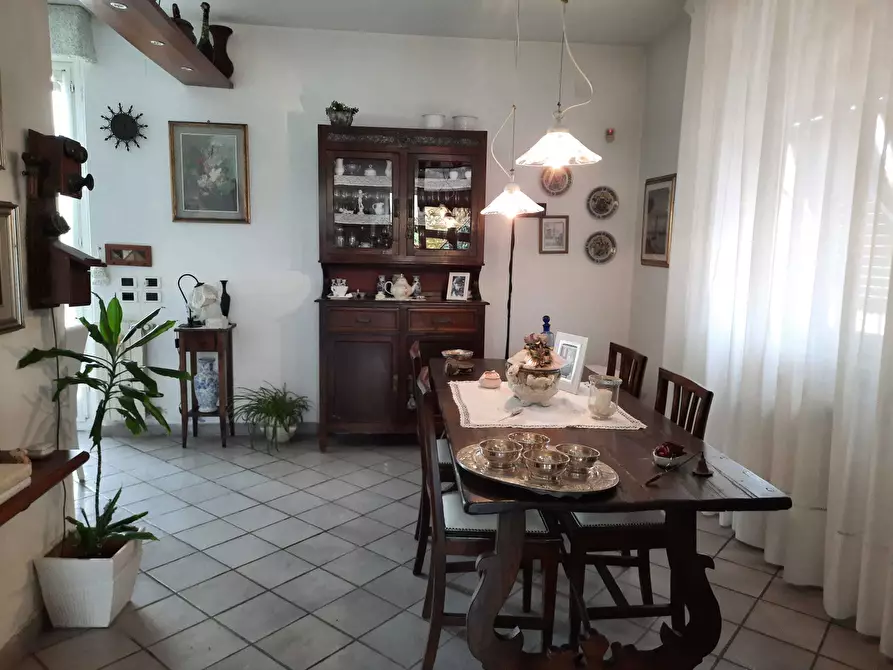 Immagine 8 di Villa in vendita  in via della prugnoliccia a Livorno
