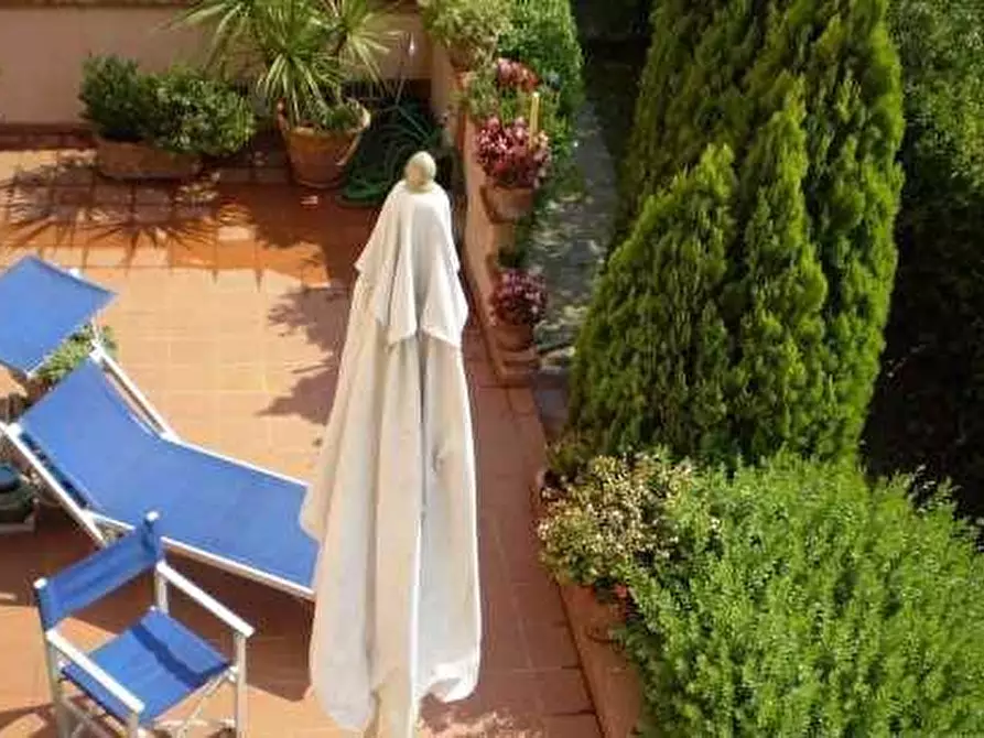 Immagine 10 di Casa indipendente in vendita  a Livorno