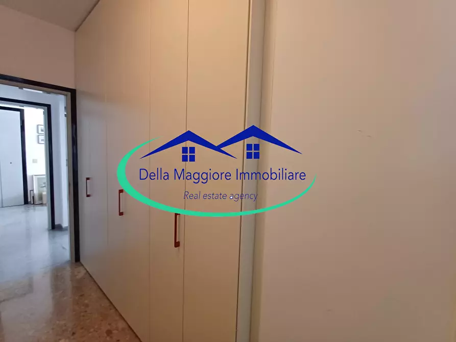 Immagine 25 di Pentalocale in vendita  in via montebello a Livorno