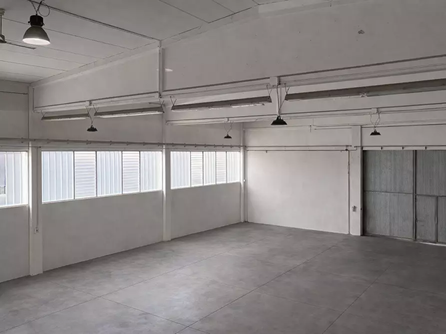 Immagine 7 di Attività artigianale in vendita  a Calestano