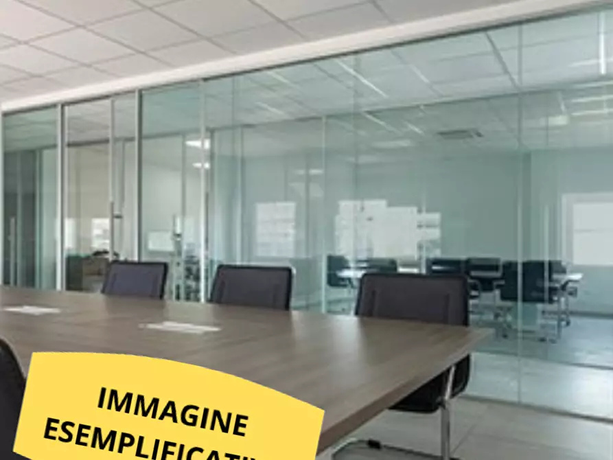 Immagine 14 di Ufficio in affitto  a Parma