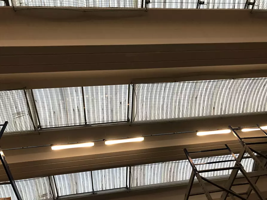 Immagine 10 di Attività artigianale in vendita  a Parma