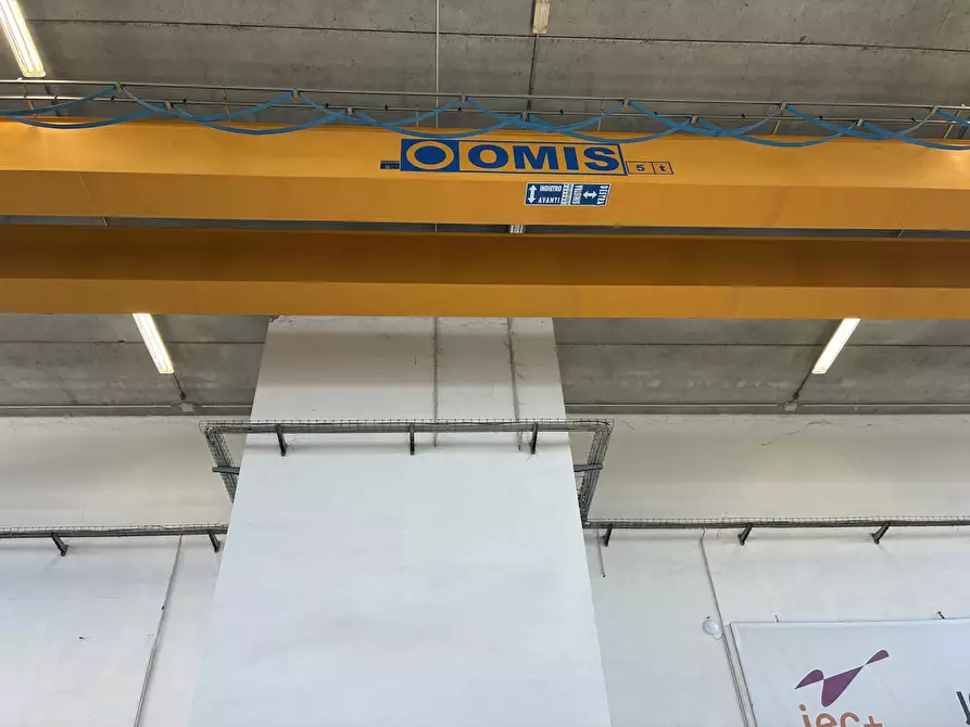 Immagine 11 di Attività artigianale in vendita  a Parma