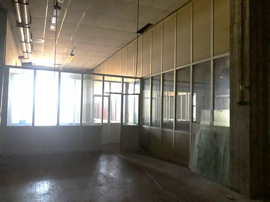 Immagine 7 di Attività artigianale in vendita  a Collecchio