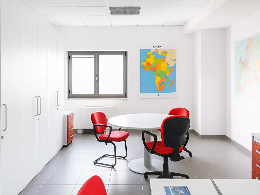 Immagine 2 di Ufficio in affitto  a Parma