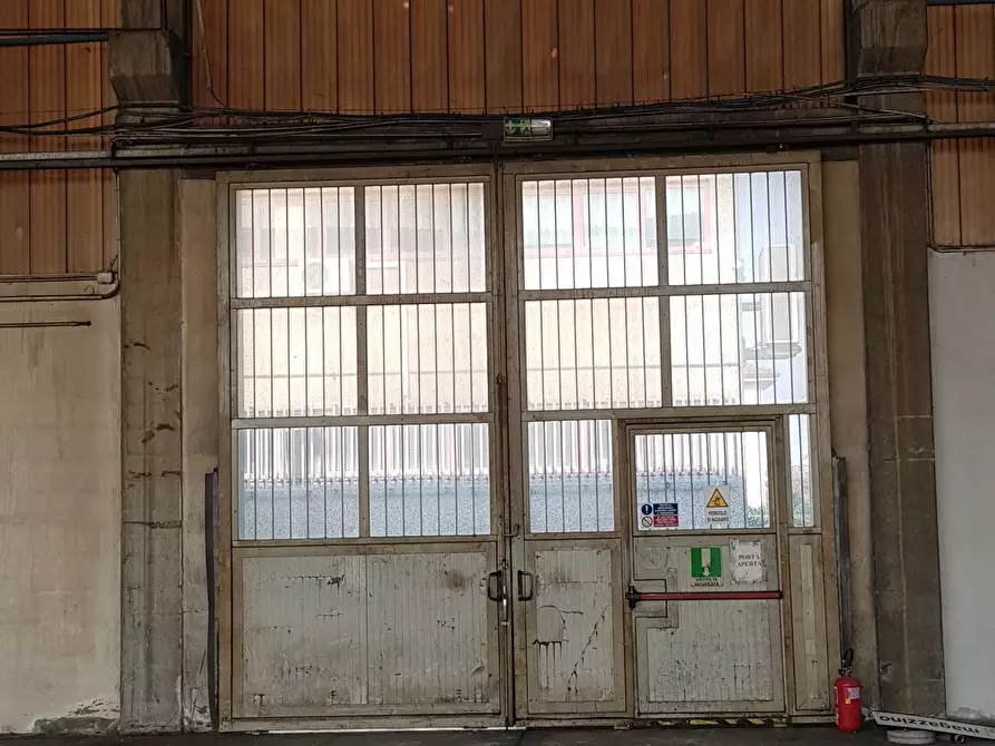 Immagine 10 di Attività artigianale in vendita  a Parma