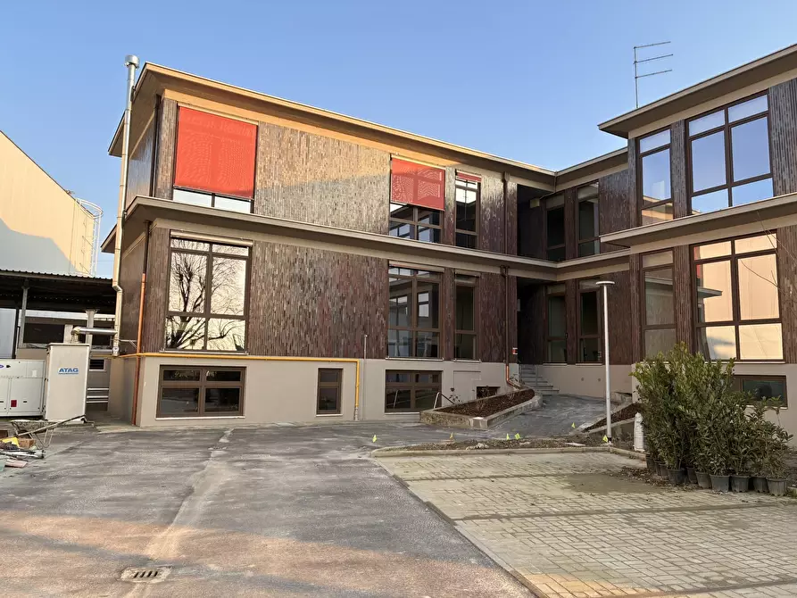 Immagine 4 di Ufficio in affitto  a Parma