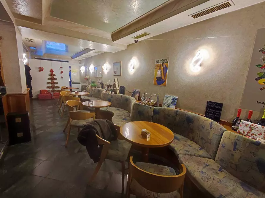 Immagine 5 di Bar / Ristorante in vendita  in località i laghetti a Egna .Neumarkt.