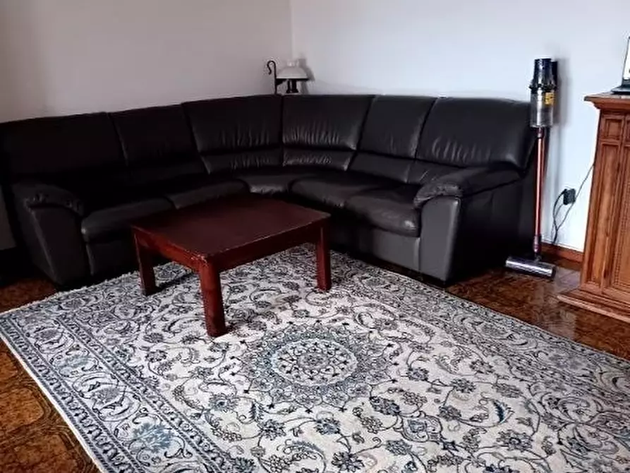 Immagine 3 di Stanza singola in affitto  a Trento