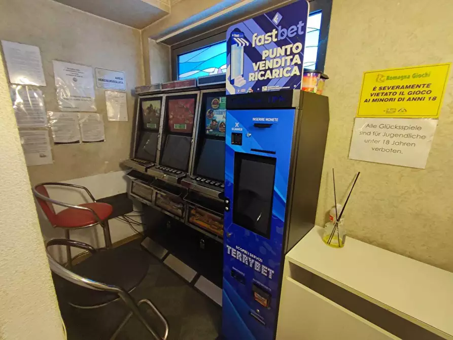 Immagine 9 di Bar / Ristorante in vendita  in località i laghetti a Egna .Neumarkt.