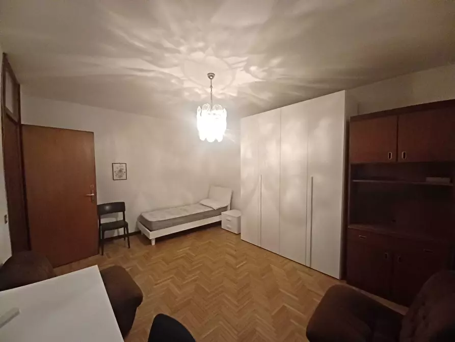 Immagine 1 di Stanza singola in affitto  a Trento