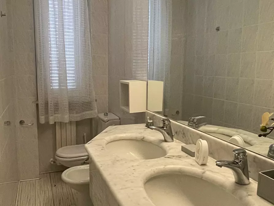 Immagine 15 di Villa in vendita  in Via Ischia a Numana