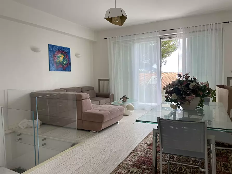 Immagine 10 di Villa in vendita  in Via Ischia a Numana