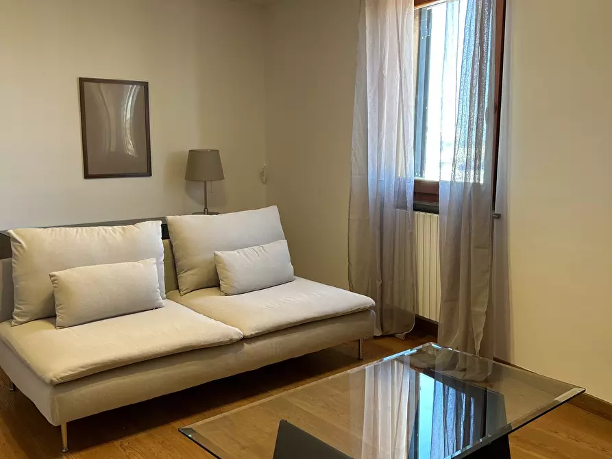 Immagine 8 di Bilocale in affitto  in Via Astagno a Ancona