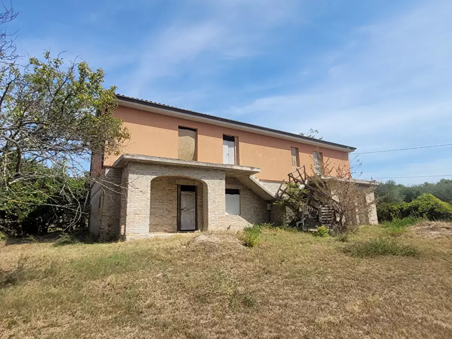 Immagine 1 di Rustico / casale in vendita  in Contrada Cavallino snc a Montecosaro