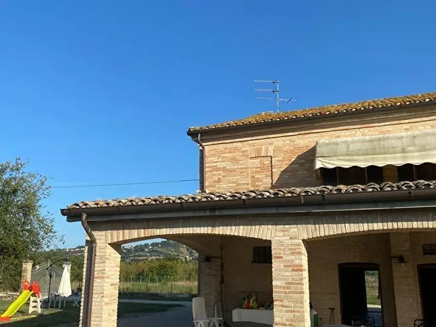 Immagine 10 di Rustico / casale in vendita  a Recanati