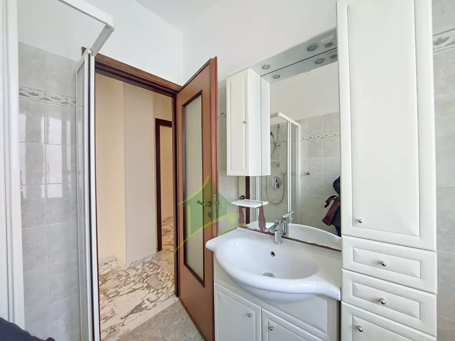 Immagine 12 di Trilocale in affitto  in Via Vallarino 78 a San Remo