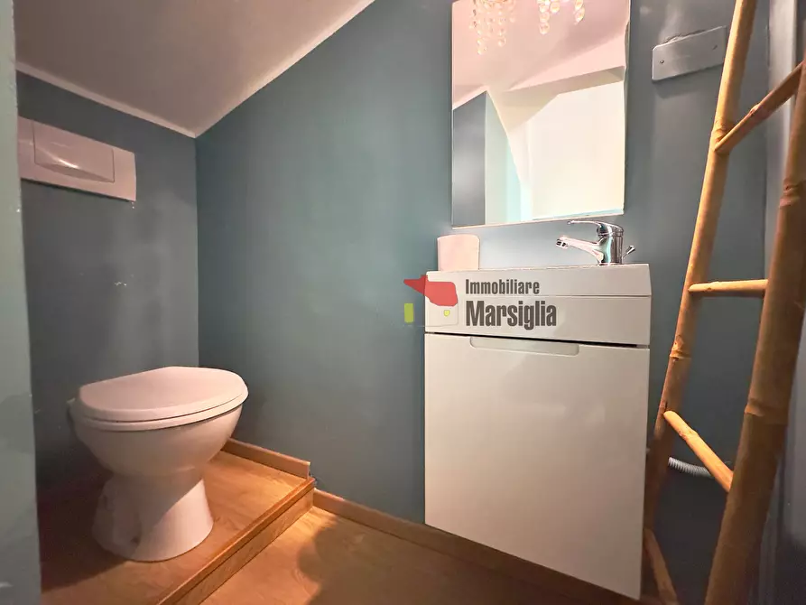 Immagine 17 di Bilocale in vendita  in Via Feraldi 20 a San Remo