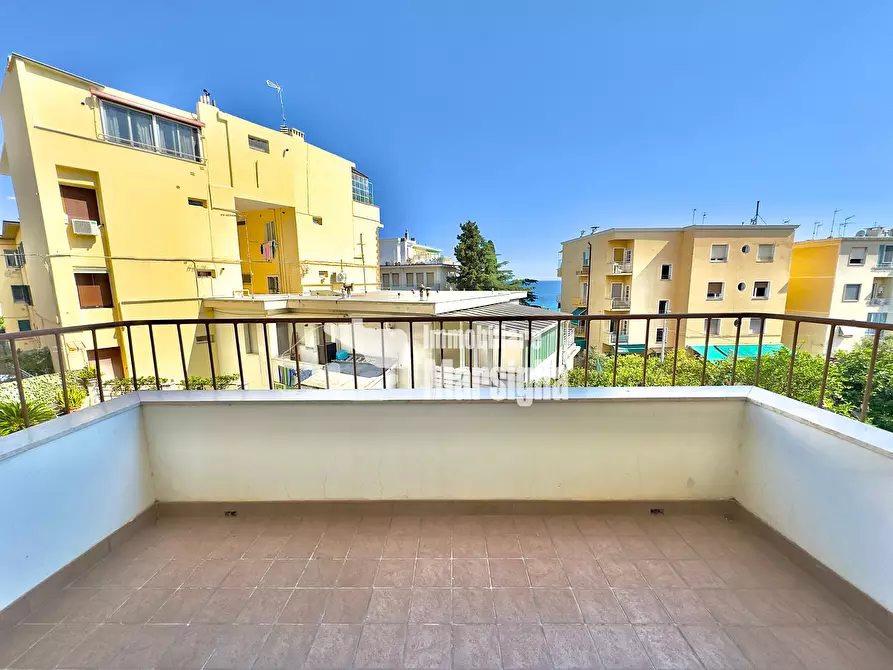 Immagine 3 di Trilocale in vendita  in Via Padre Semeria 88 a San Remo