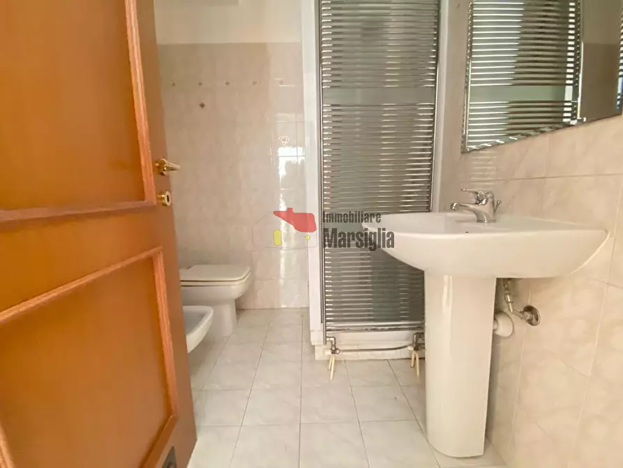 Immagine 20 di Quadrilocale in vendita  in Strada Solaro 88 a San Remo