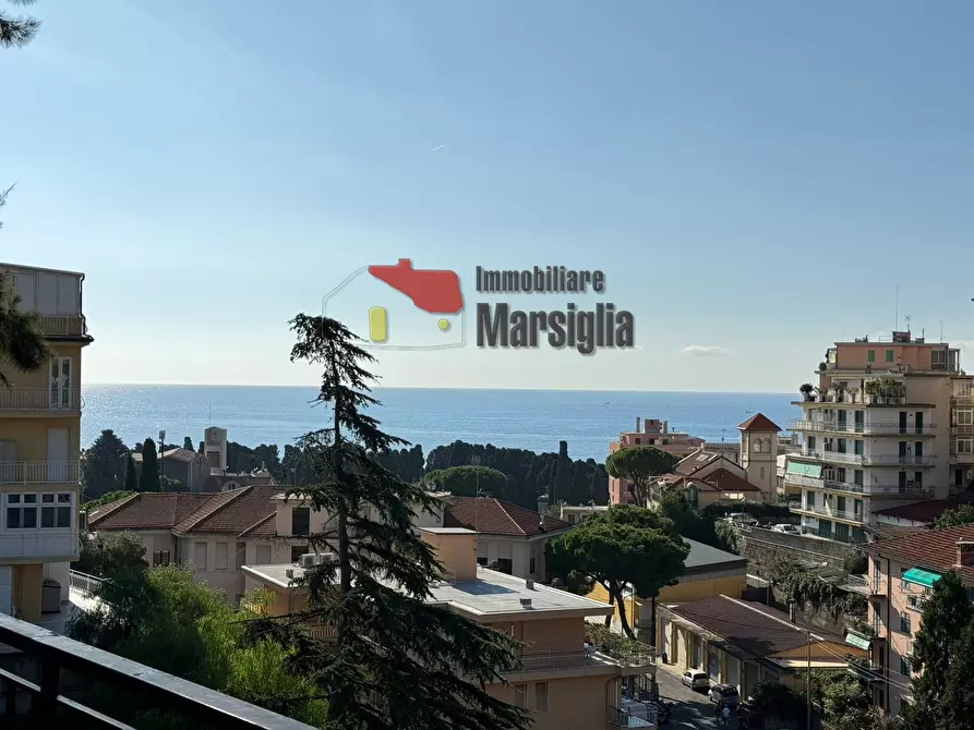 Immagine 1 di Bilocale in vendita  in Strada Privata Vallarino 90 a San Remo