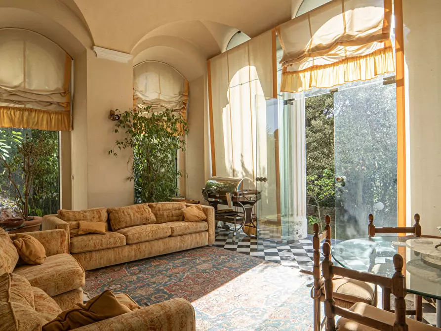 Immagine 1 di Appartamento in vendita  in Via Romana di Quarto a Genova
