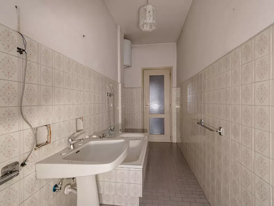 Immagine 30 di Quadrilocale in vendita  in Via Fratelli Carando a Torino