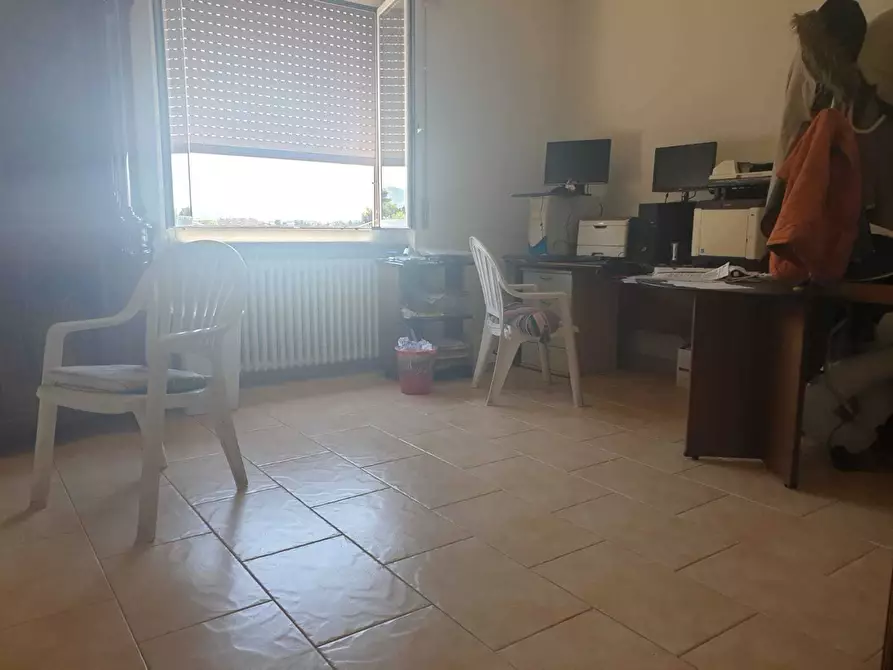 Immagine 4 di Trilocale in vendita  a Livorno