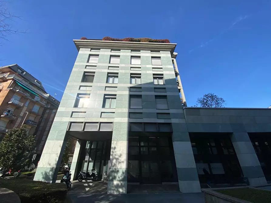 Immagine 13 di Ufficio in vendita  in VIA EINAUDI 4 a Como