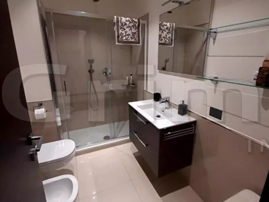 Immagine 18 di Trilocale in vendita  in Piazza Nicola Amore 2 a Napoli