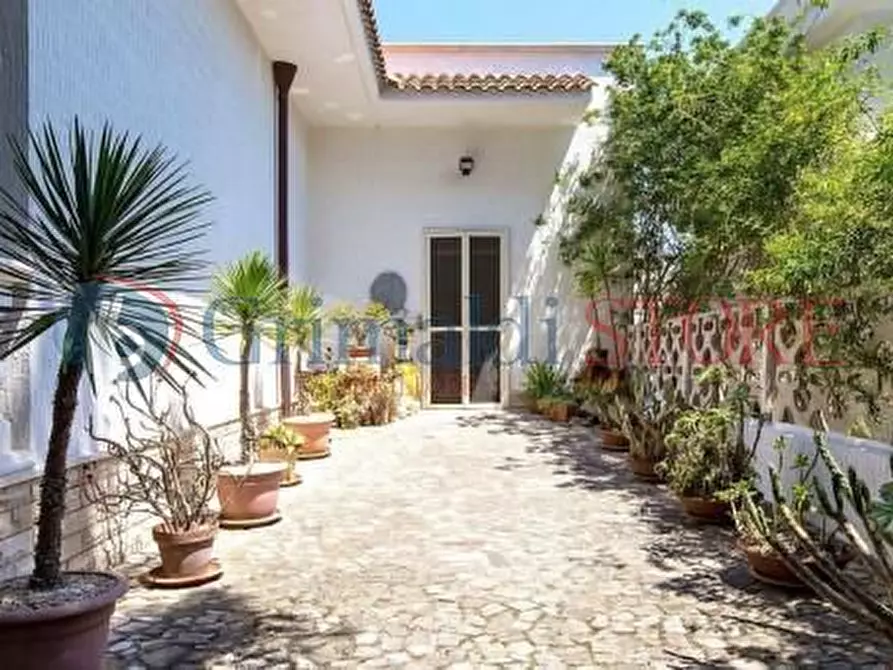 Immagine 14 di Villa in vendita  a Manduria