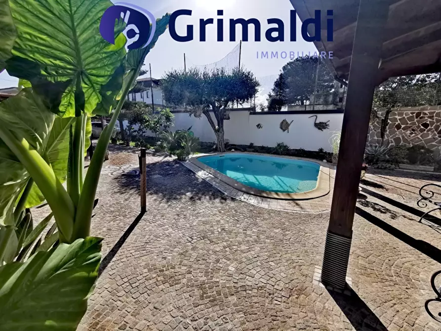 Immagine 6 di Villa in vendita  a Napoli