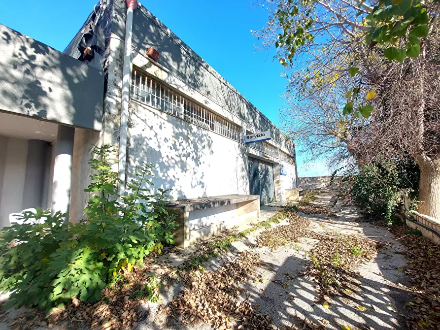 Immagine 5 di Attività artigianale in vendita  in Via Enrico Fermi 25 a Brindisi