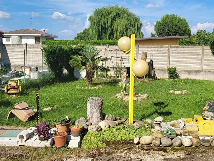 Immagine 9 di Villa in vendita  in Via Magenta 4 a Villata