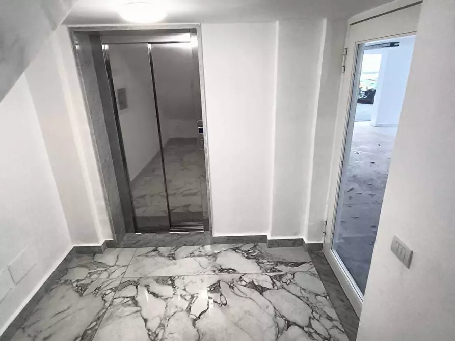 Immagine 5 di Quadrilocale in vendita  a Giugliano In Campania