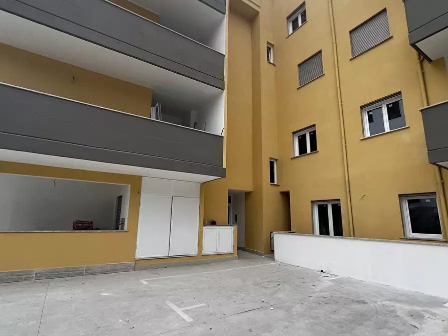 Immagine 11 di Trilocale in vendita  in Via Monte Civetta 2 a Nettuno