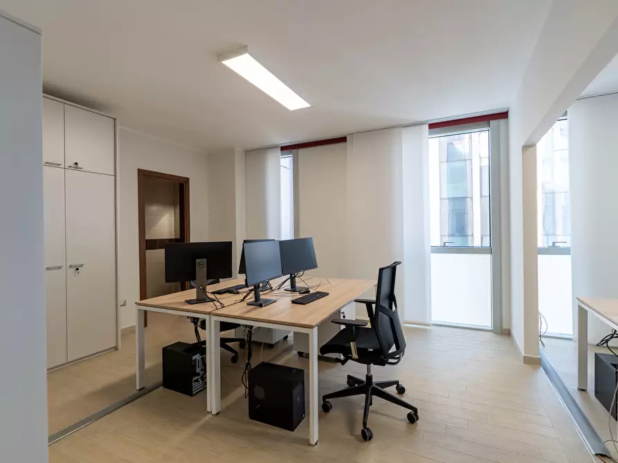Immagine 19 di Ufficio in vendita  in Via Colonnello Archimede Costadura 2C a Lecce