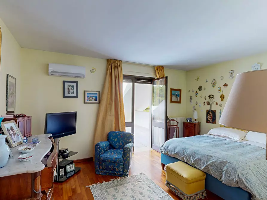 Immagine 33 di Villa in vendita  in Via Venosa 5 a Lecce