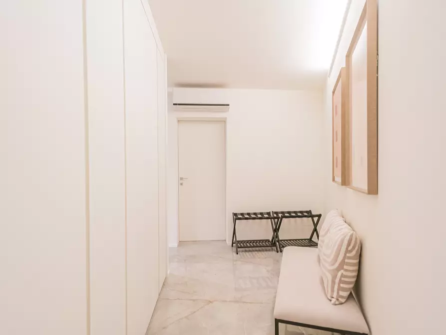 Immagine 9 di Bilocale in vendita  in Via Regina a Carate Urio