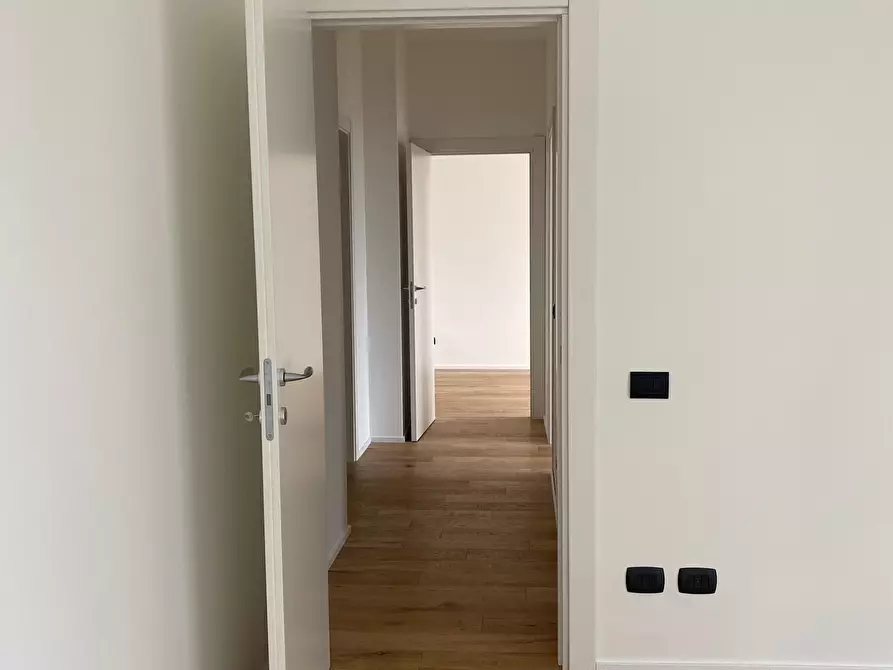 Immagine 13 di Trilocale in vendita  in Viale per S. Fermo della Battaglia 18 a Como