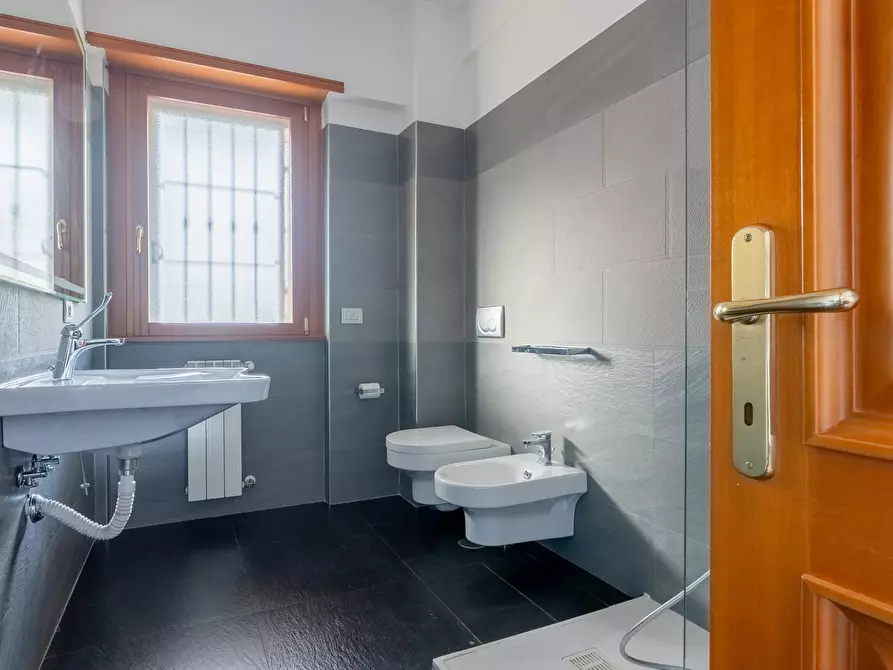 Immagine 17 di Appartamento in vendita  in Via Pietro de Francisci a Roma